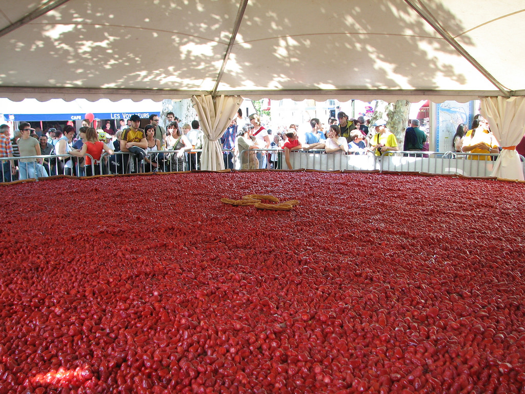 How Big Is The Biggest Strawberry Tart In The World