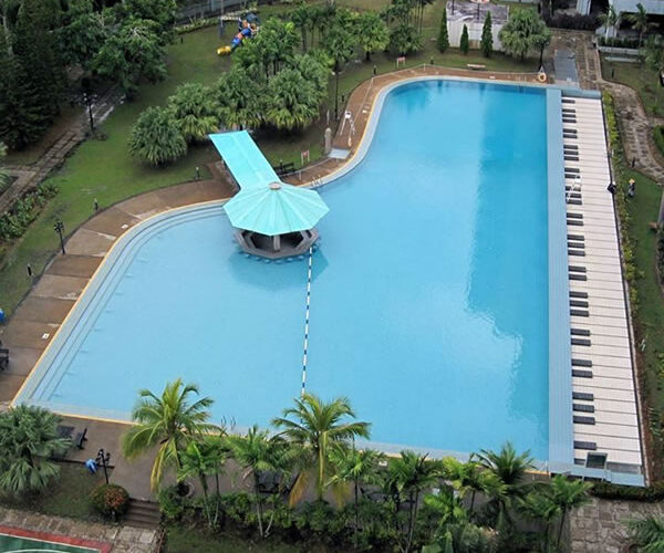 top 10 fantasy swimming pools